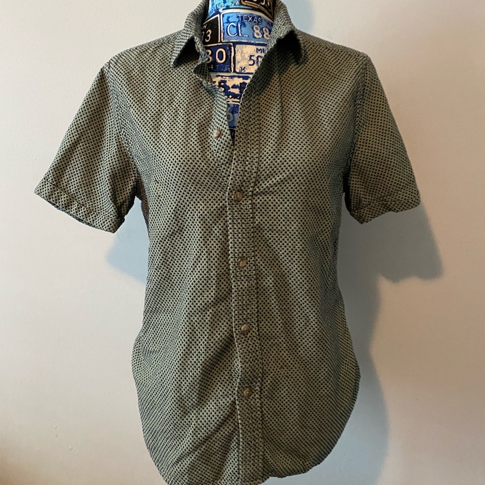 Good fellow button down